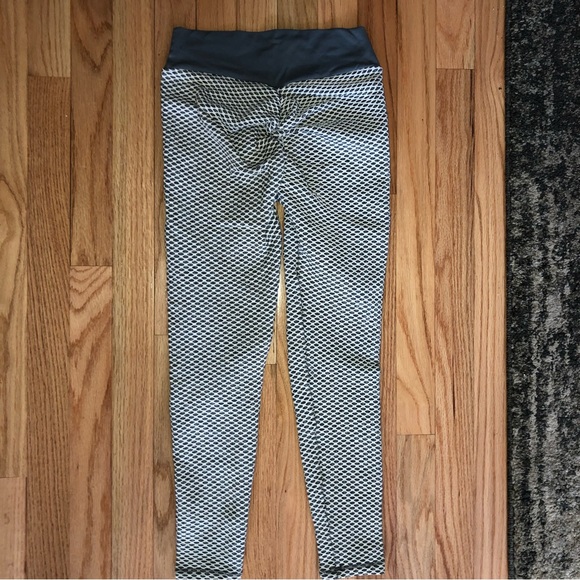Honeycomb scrunch leggings-Small - Picture 3 of 9